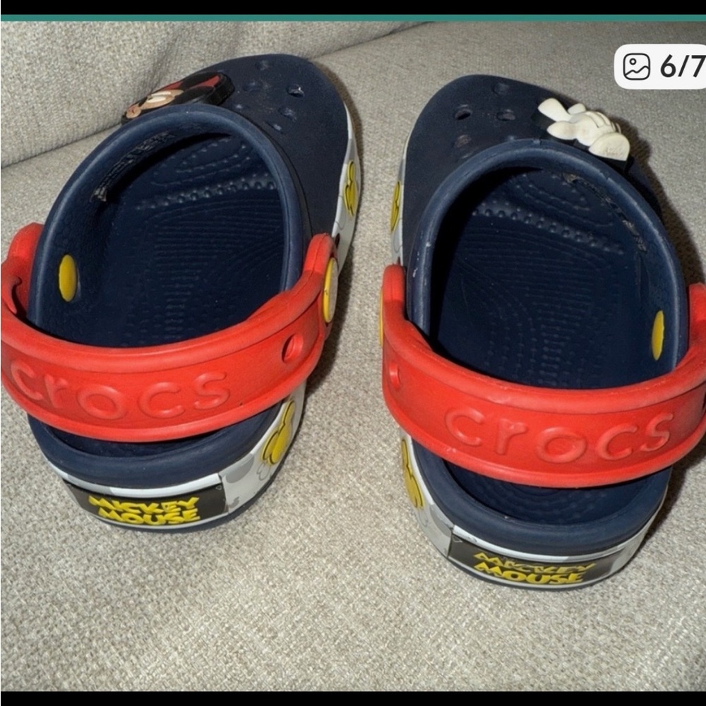 Mickey crocs - Picture 3 of 4